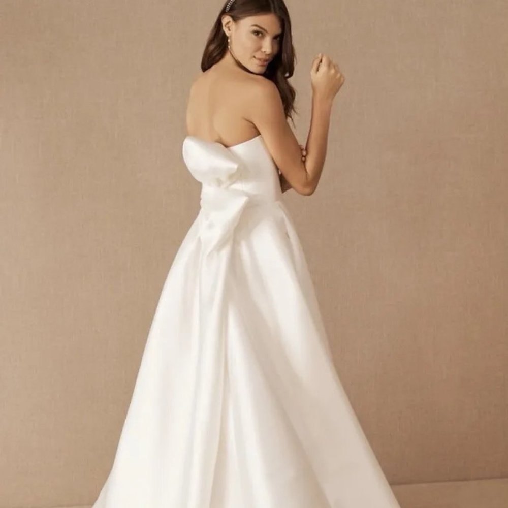Nouvelle Amsale Pina Wedding Dress & Veil